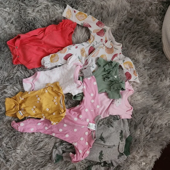 SOLD Preemie Bundle - 12 pieces - Picture 1 of 1